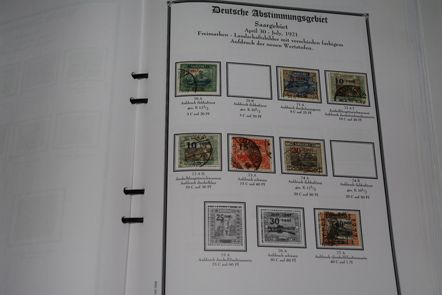 IMGP9009 Saar 2 albums 1920-1959 mint-used