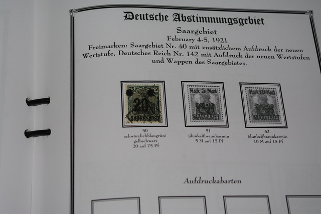 IMGP9010 Saar 2 albums 1920-1959 mint-used