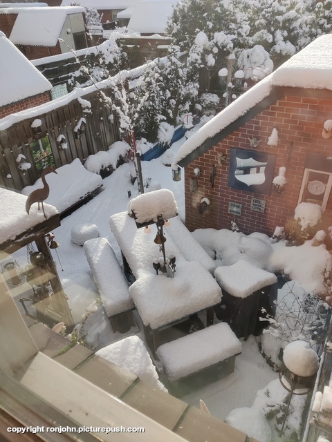 Pak sneeuw 06-01-26 3 Garden 2023 & 2024 & 2025 & 2026