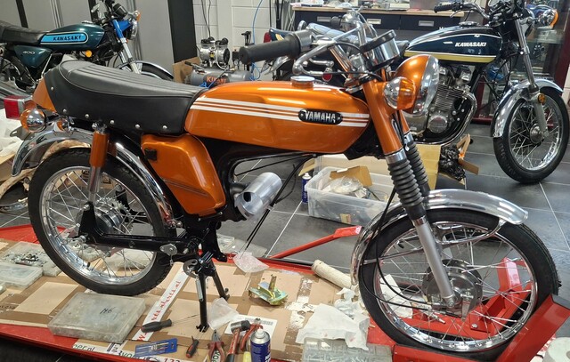 20260112 120721 1972 FS1 5-speed Mandarin Orange