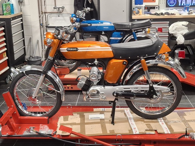 20260114 223208 1972 FS1 5-speed Mandarin Orange