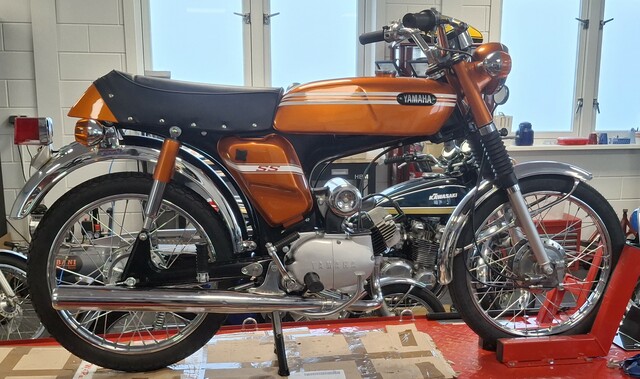 20260116 103255 1972 FS1 5-speed Mandarin Orange