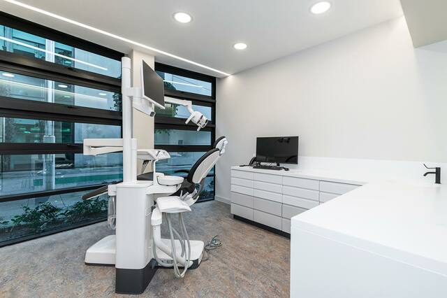 Emergency dentist Sandyford Seapoint Dental Clinic @The Beacon Sandyford
