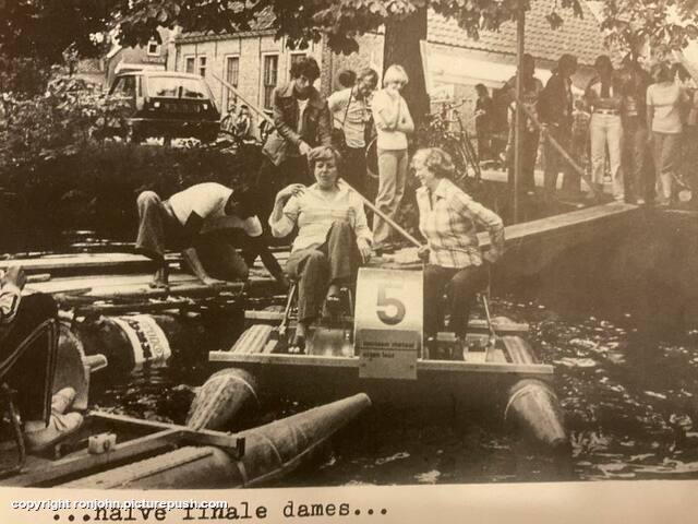 Ma en Jacky Abekrom Waterfiets 1977 1 Past From Ron