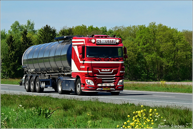 DSC 5987-border 2024-04