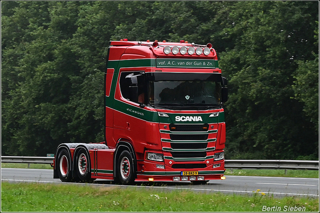 DSC 9758-border 25-07-2025 Truckstar