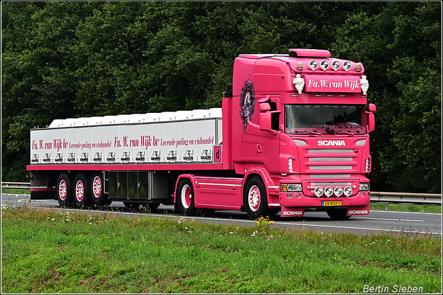 DSC 9910-border 25-07-2025 Truckstar