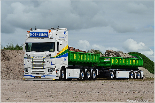 DSC 4895-border 23-08-2025