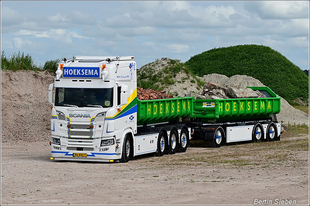 DSC 4897-border 23-08-2025