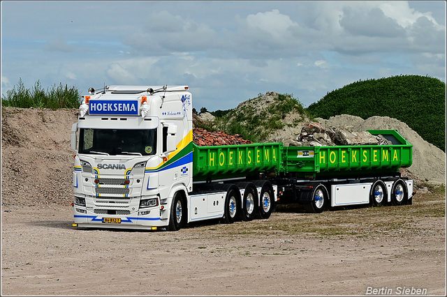 DSC 4933-border 23-08-2025