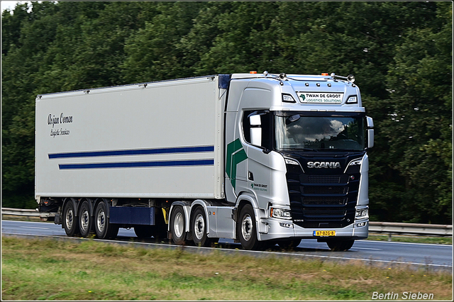 DSC 5270-border 23-08-2025