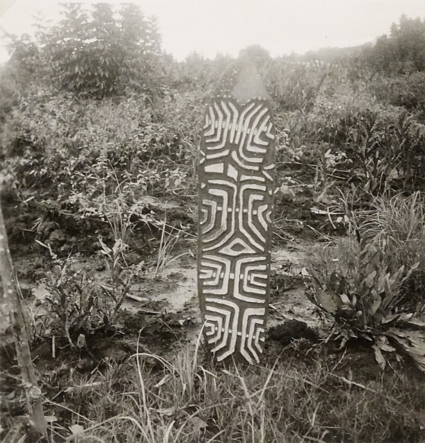 20217 serie BV-2721 Schild van de Isaqa 1954 etnografica