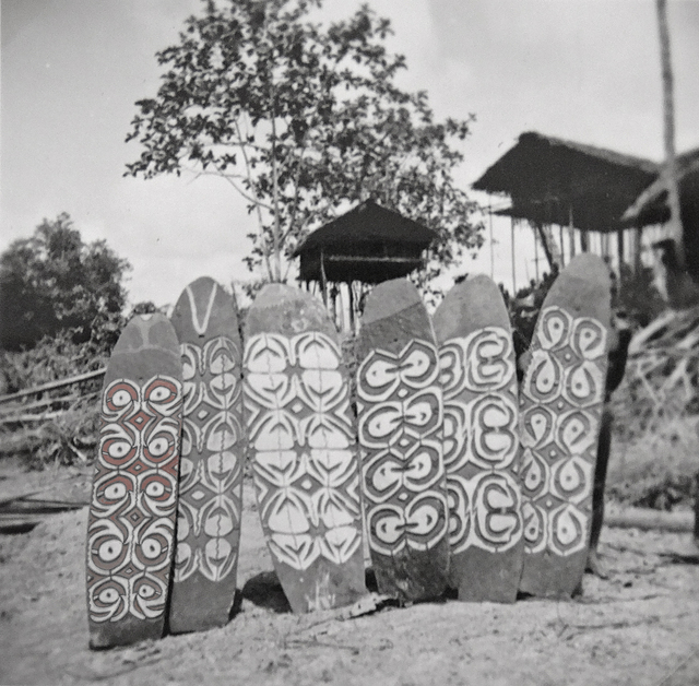 20225 Serie OI-0273 Schilden kampong Pfo  -  febr  etnografica