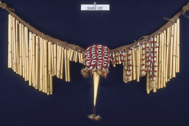 TM-2482-22 Auyu voor 1956-Gevlochten band voor man etnografica