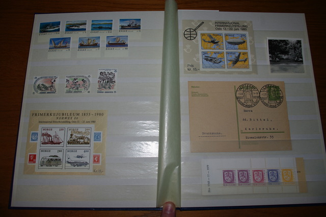 IMGP0240 Deze 4 albumai plius Vatikanas