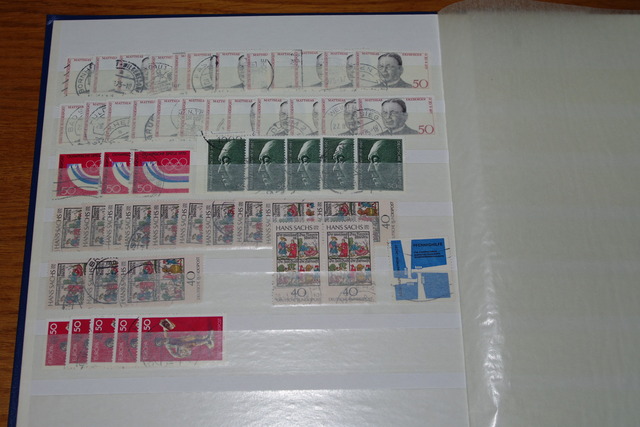 IMGP0241 Deze 4 albumai plius Vatikanas