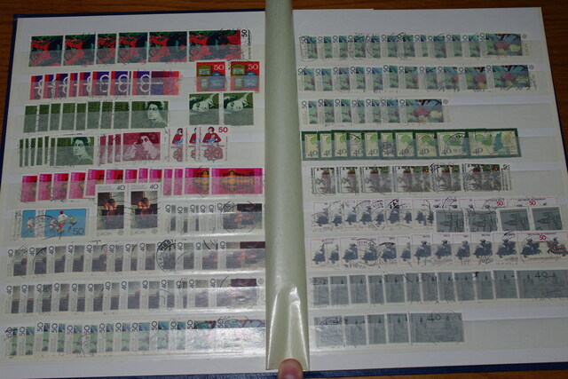 IMGP0242 Deze 4 albumai plius Vatikanas