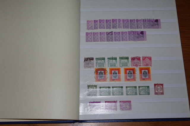 IMGP0245 Deze 4 albumai plius Vatikanas