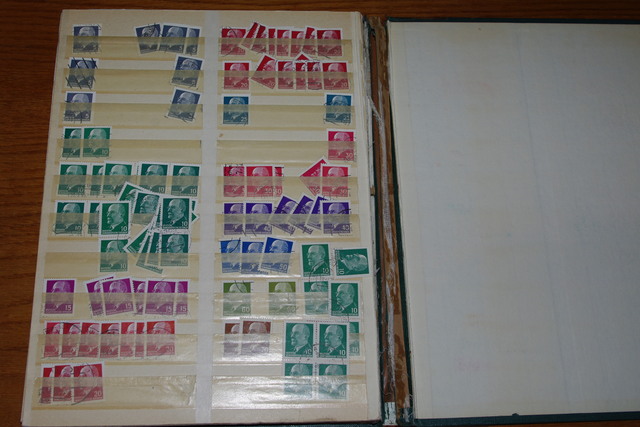 IMGP0247 Deze 4 albumai plius Vatikanas