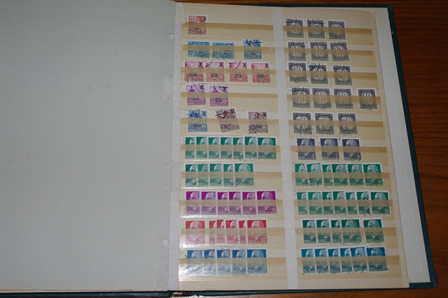 IMGP0248 Deze 4 albumai plius Vatikanas