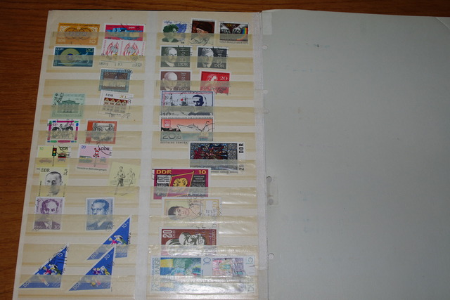 IMGP0254 Deze 4 albumai plius Vatikanas