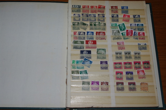 IMGP0261 Deze 4 albumai plius Vatikanas