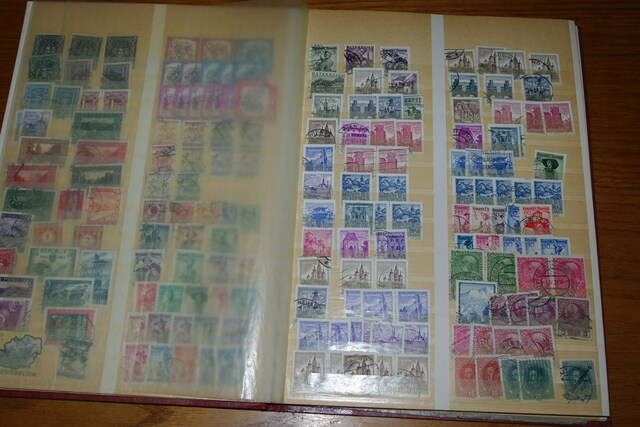 IMGP0274 Deze 4 albumai plius Vatikanas