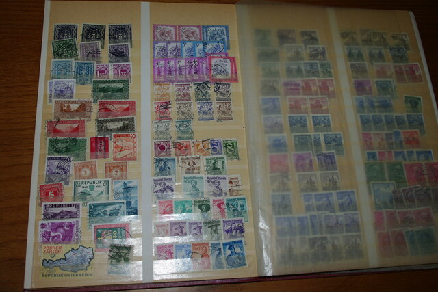 IMGP0276 Deze 4 albumai plius Vatikanas