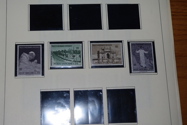 IMGP0289 Deze 4 albumai plius Vatikanas