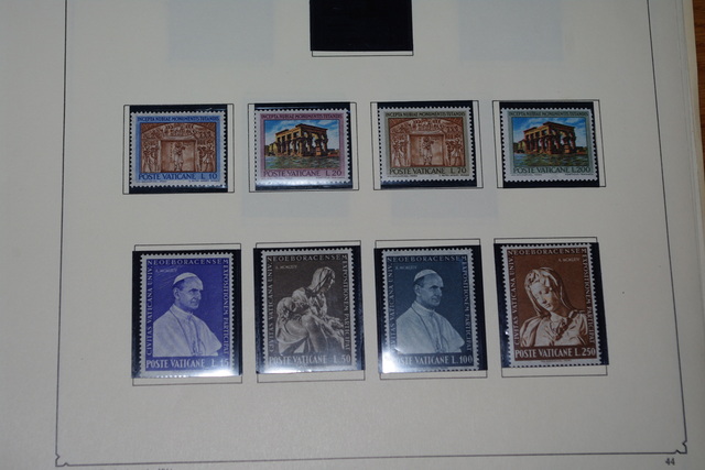 IMGP0290 Deze 4 albumai plius Vatikanas