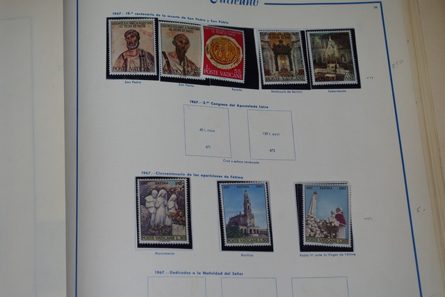 IMGP0296 Deze 4 albumai plius Vatikanas