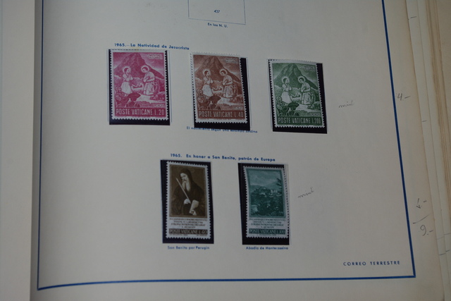 IMGP0299 Deze 4 albumai plius Vatikanas