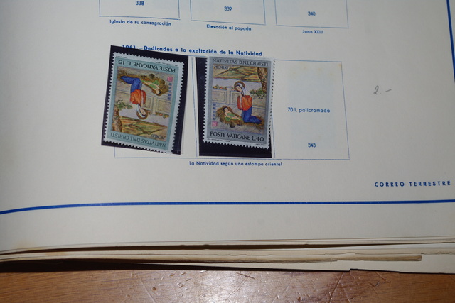 IMGP0301 Deze 4 albumai plius Vatikanas