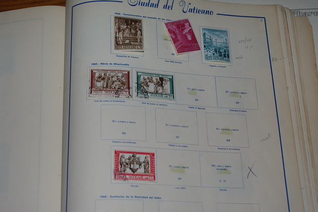 IMGP0303 Deze 4 albumai plius Vatikanas