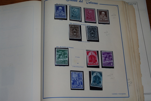 IMGP0304 Deze 4 albumai plius Vatikanas