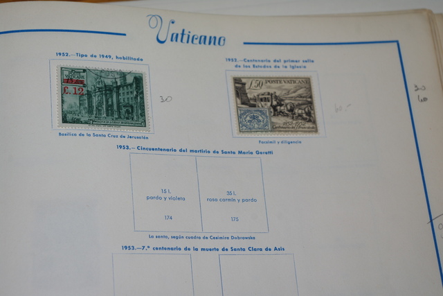 IMGP0308 Deze 4 albumai plius Vatikanas