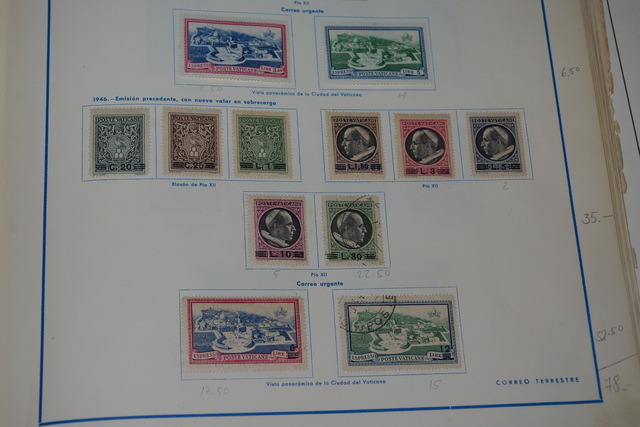 IMGP0310 Deze 4 albumai plius Vatikanas