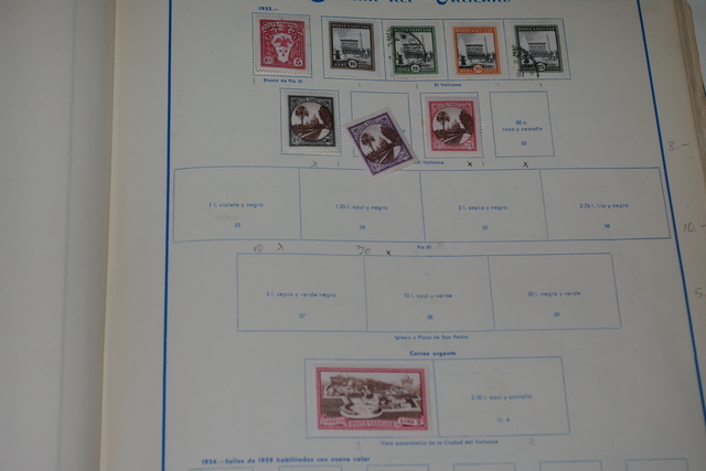 IMGP0315 Deze 4 albumai plius Vatikanas