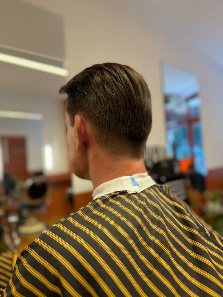 Peluquer�a en Eixample | https://g Picture Box