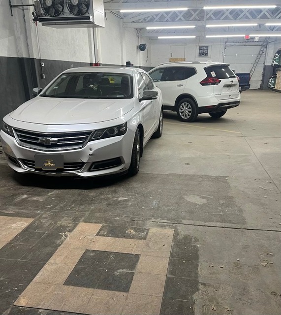 Auto Glass Shop Chicago (2) Western Auto Glass