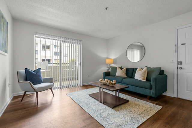 Spacious Luxury Apartments For Rent in Newport New Picture Box