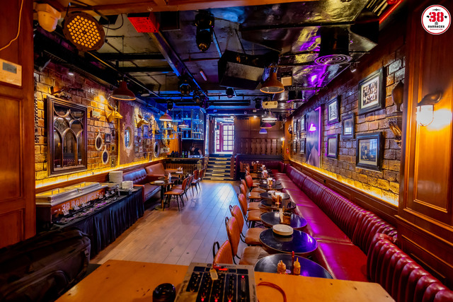 best restaurant 38 Barracks