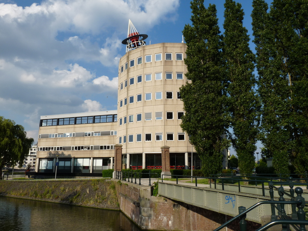 P1090712 - moderne architectuur