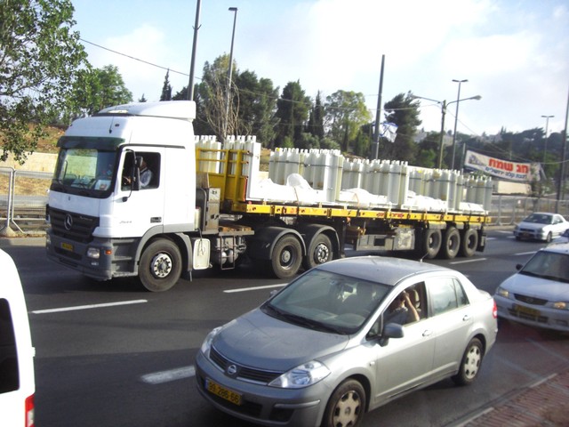 CIMG6105 Vehicles in Holy Land