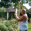 Cindy in de vijver 29-07-02 3 - In de tuin 2001