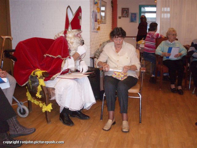 Ma - Sinterklaas Frank 05-12-06 12 R.I.P. Moeder 14-11-1921 * 31-12-2012