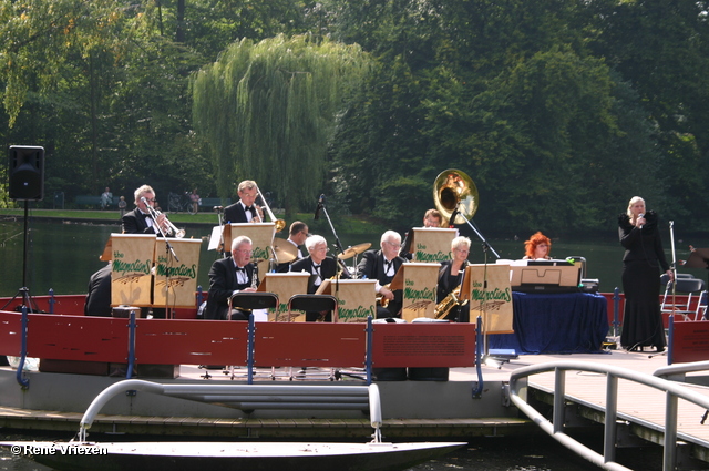 RenÃ© Vriezen 2007-09-16 #0002 Vlotconcert Sonsbeek The Magnolian's zondag 16-09-2007