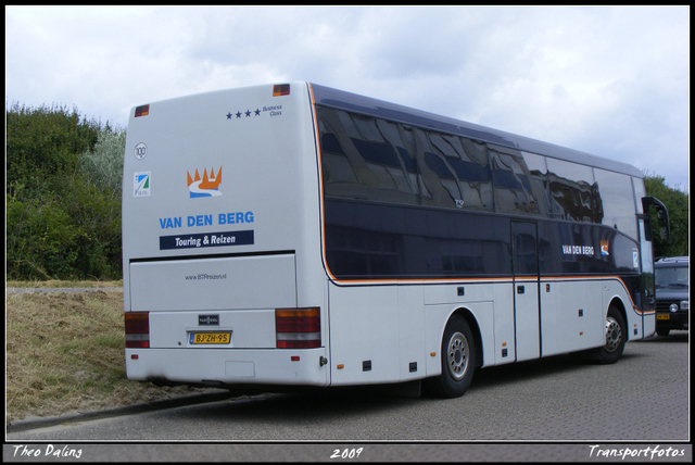 4-07-09 17-0709 593-border diverse trucks in Zeeland