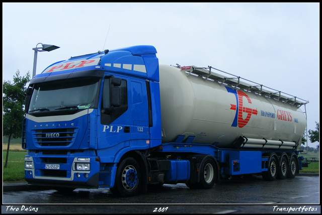 4-07-09 17-0709 974-border diverse trucks in Zeeland