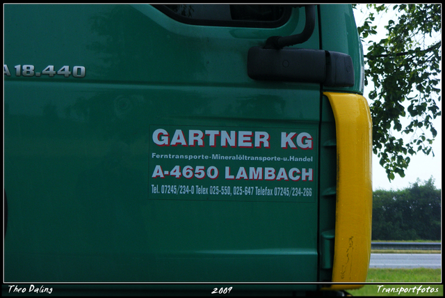 4-07-09 17-0709 977-border diverse trucks in Zeeland